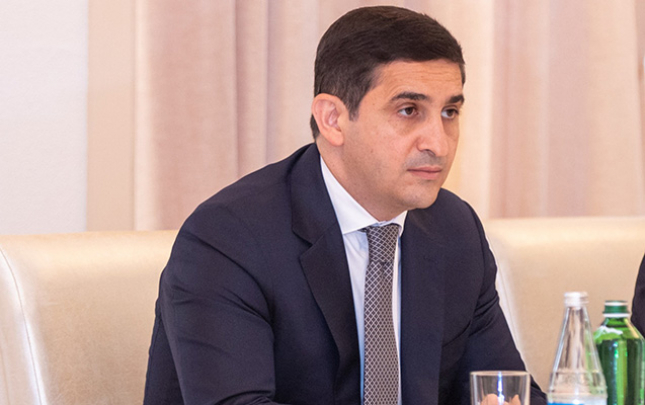 ferid-ehmedov-vetendaslari-qebul-edecek
