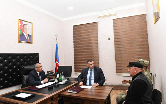 rovsen-rzayev-vetendaslari-qebul-etdi