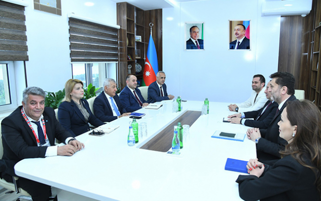 turkiyenin-roketsan-sirketinin-numayendeleri-bmu-da-olub