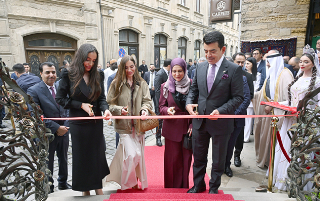 leyla-ve-arzu-eliyevalar-resmi-acilisda