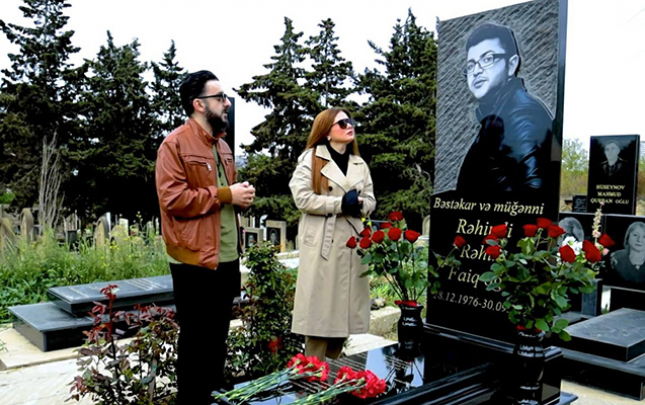 rehim-rehimlinin-mezari-basinda-cekdirdikleri-klip-muzakire-yaratdi