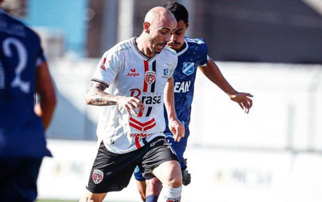 braziliyada-qarabag-ucun-futbolcu-axtariram