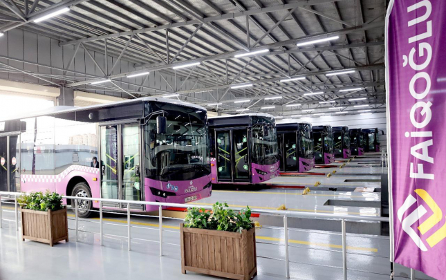 avtobuslarimizin-salonu-her-gun-temizlenir