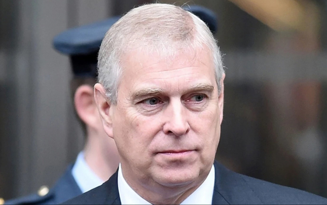 kralin-qardasi-ad-gununde-saxlanildi