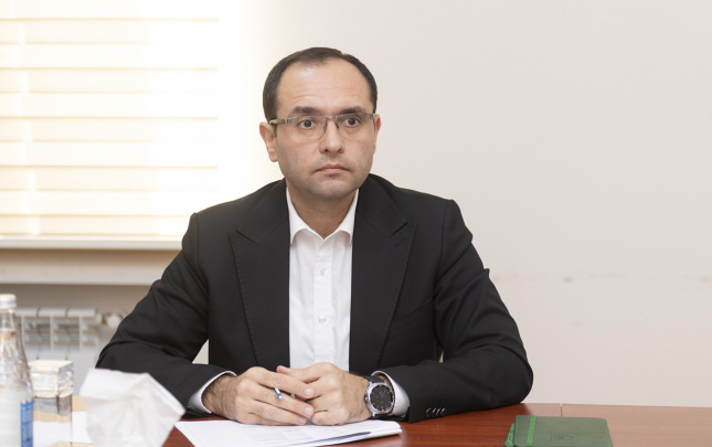 nazir-vetendaslari-qebul-edecek