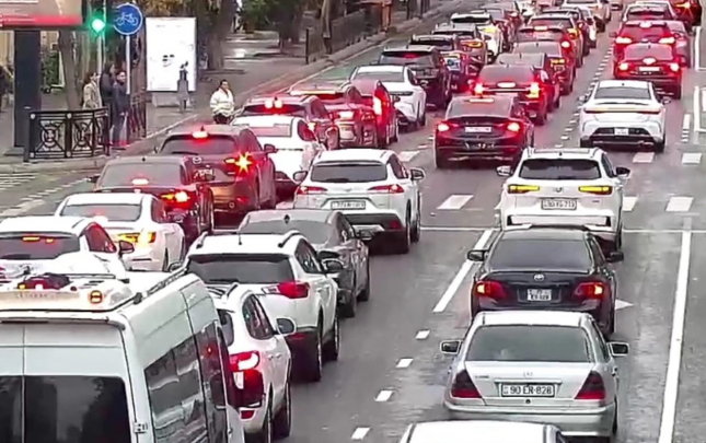 bakida-bezi-yollar-muveqqeti-baglanacaq