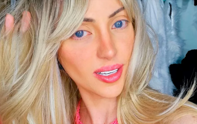 canli-barbi-muemmali-sekilde-oldu