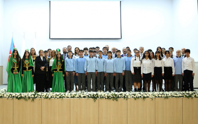 banm-in-nezdinde-reqemsal-bilikler-liseyinin-resmi-acilisi