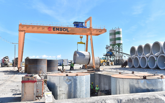 zig-hovsan-kanalizasiya-kollektoru-tikilir