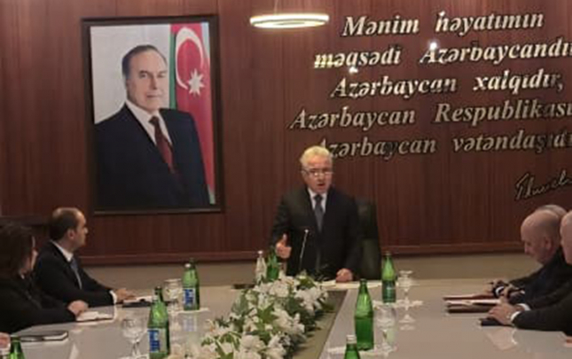 elxan-ibrahimov-kollektive-teqdim-olundu