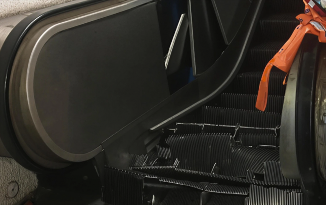 bakida-yeralti-kecidde-eskalator-qirildi