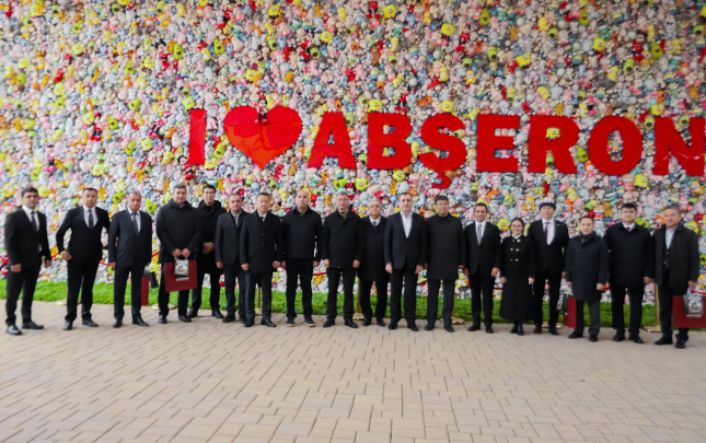 qirgiz-numayende-heyeti-abseron-ticaret-merkezinde-sahibkarlarla-gorusub