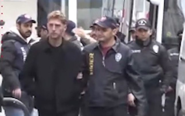 hebs-olunan-fenerbaxca-ve-qalatasaray-futbolculari-mehkemeye-aparildi