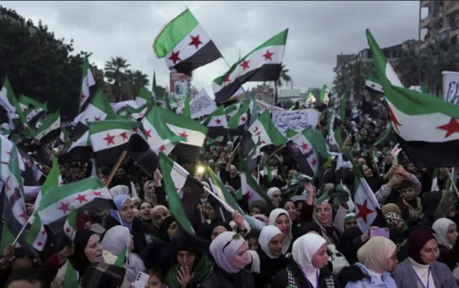 esedin-devrilmesinin-ildonumunde-izdiham