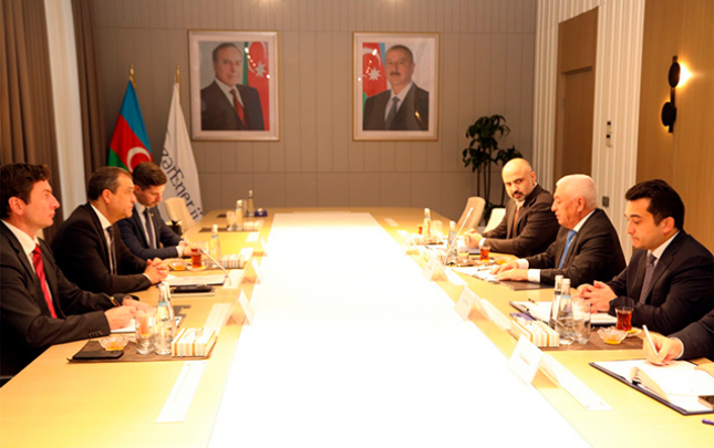 azerenerji-ve-macaristanin-mvm-sirketinin-rehberleri-gorusdu