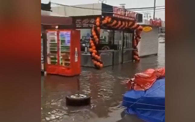 yagisdan-sonra-insaatcilari-su-basdi