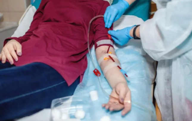 dostunun-boyreyini-arvadina-kocurtdurmek-istedi