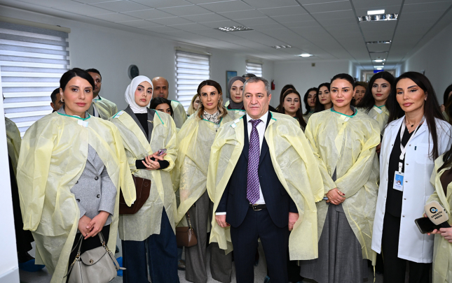 xezer-tibb-merkezine-mediatur-teskil-olunub