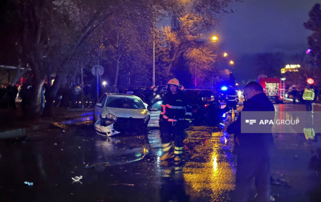 bakida-qezaya-ugrayan-masin-qaz-borusuna-cirpildi