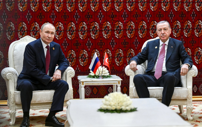 turkiye-ukrayna-danisiqlarina-ev-sahibliyi-etmek-isteyir