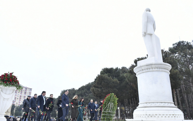 ulu-onder-abseronda-da-yad-olundu