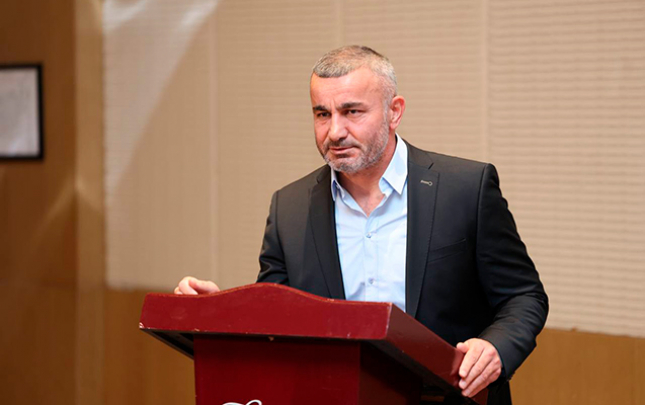 sagdan-soldan-siqnal-verirler-ki-muellim-necesiz