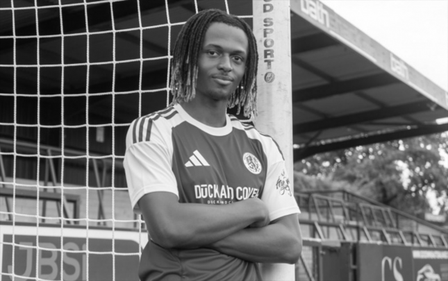 ingilterede-21-yasli-futbolcu-qezada-oldu