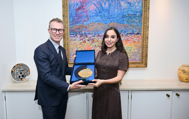 leyla-eliyeva-ust-nin-xususi-numayendesi-ile-gorusdu