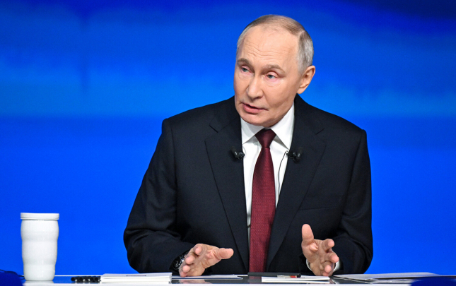 putin-onun-sualini-yersiz-adlandirdi