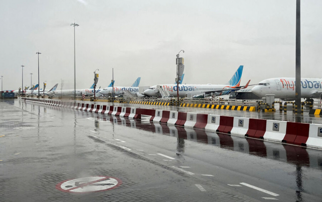 dubay-hava-limaninda-200-den-cox-reys-gecikib