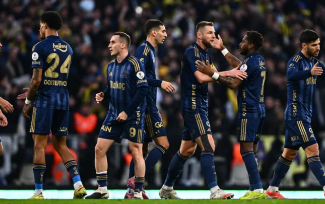 fenerbaxca-inamli-qelebe-ile-liderliye-yukseldi