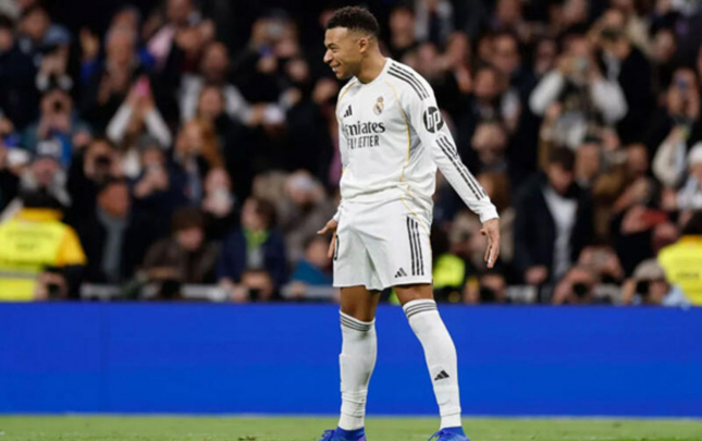 ronaldonun-rekordunu-tekrarladi