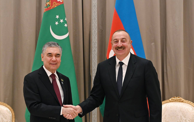 qurbanqulu-berdimehemmedov-prezidenti-tebrik-etdi