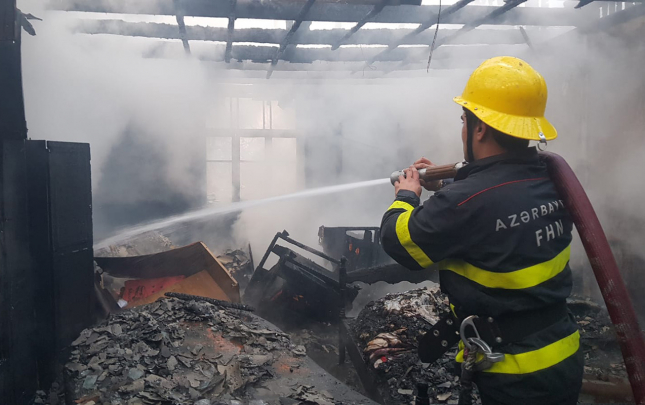 goycayda-iki-ev-birden-yandi