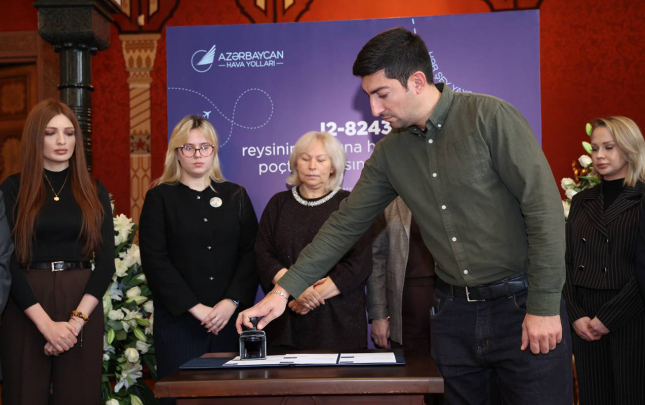 aileleri-qezaya-hesr-olunan-poct-markasinin-teqdimatinda