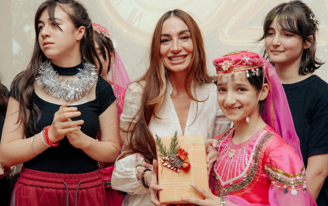 arzu-eliyeva-usaqlari-bele-sevindirdi