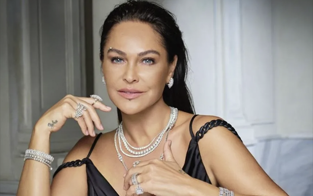 hulya-masini-ile-denize-dusmekden-son-anda-qurtulub