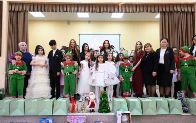 prezidentin-qizlari-ve-gelini-5-nomreli-internat-tipli-xususi-umumtehsil-mektebinde