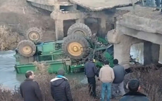 korpu-ucdu-kanala-dusen-kombayn-surucusu-oldu