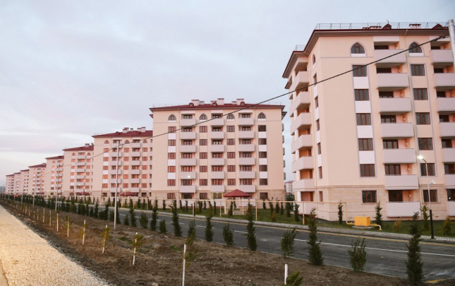 bu-menzillerin-serfeli-qiymetle-satisi-davam-edir