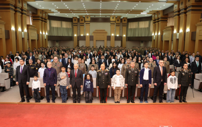 fovqelade-hallar-usaqlarin-gozu-ile-musabiqesinin-qalibleri-mukafatlandirildi