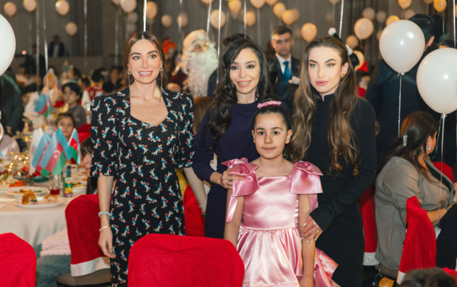 prezidentin-qizlari-ve-gelini-sehid-ovladlari-ile-bayram-senliyinde