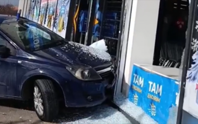 avtomobil-magazaya-cirpildi