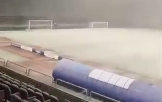 respublika-stadionu-qar-altinda