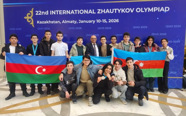 qazaxistandan-10-medalla-qayidan-mekteblilerimiz