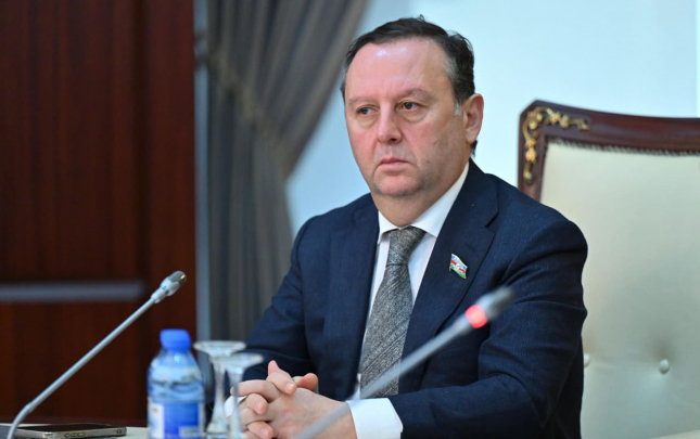 rusiya-ile-qerb-arasinda-soyuq-muharibe-mehz-ermenistanda-aparilir