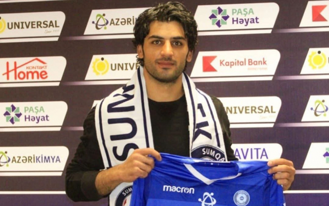 azerbaycanda-oynamis-futbolcu-iranda-hebs-edildi