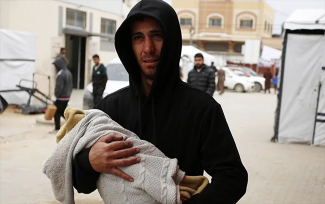 qezzada-qis-baslayandan-11-usaq-donaraq-olub