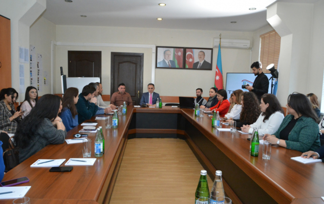 ugurlu-kommunikasiya-selis-nitq-ve-serlovhe-yaradiciligi-movzusunda-telim-kecirildi