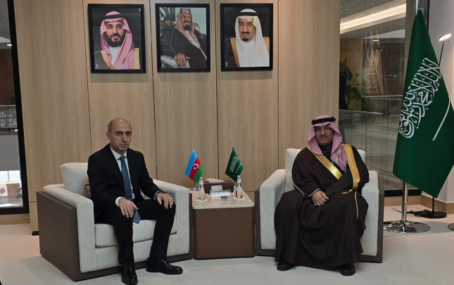 elm-ve-tehsil-sahesinde-azerbaycan-seudiyye-erebistani-emekdasligi-muzakire-olundu